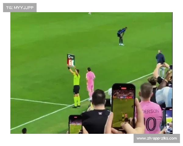 梅西等球星翻越广告牌劝阻球迷冲突现场一幕引发热议